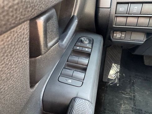 Used 2024 Toyota Tacoma SR5 AWD/4WD image 31