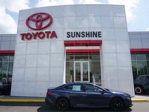 New 2026 Toyota Camry SE FWD image 1
