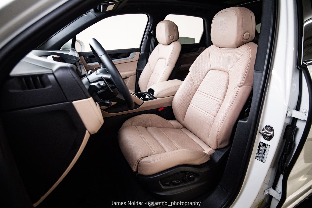 Certified 2026 Porsche Cayenne AWD/4WD image 5