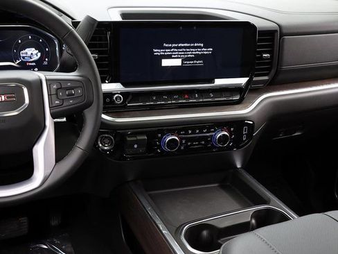 New 2026 GMC Sierra 2500 SLT w/ SLT Premium Package image 17