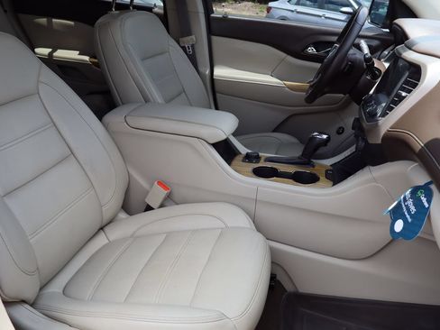Certified 2018 GMC Acadia Denali w/ Technology Package FWD image 29