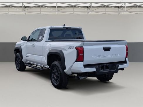 New 2026 Toyota Tacoma 2WD Xtracab image 4