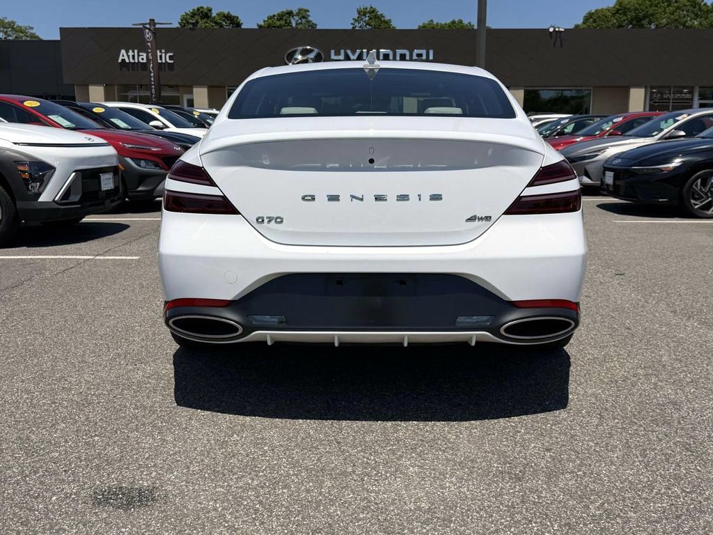 Certified 2025 Genesis G70 2.5T AWD/4WD image 6