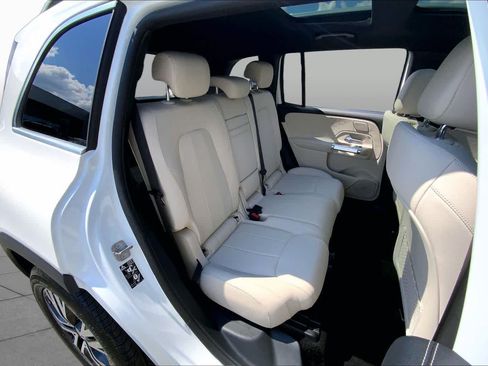 Used 2024 Mercedes-Benz GLB 250 4MATIC image 20