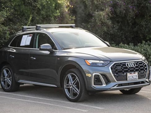 Used 2021 Audi Q5 e Premium w/ Convenience Package image 3