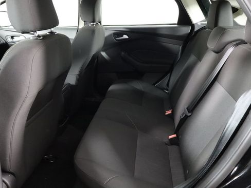 Used 2015 Ford Focus SE FWD image 16