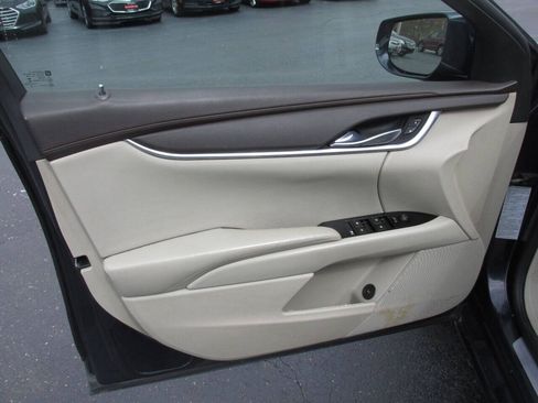 Used 2015 Cadillac XTS Limousine FWD image 32