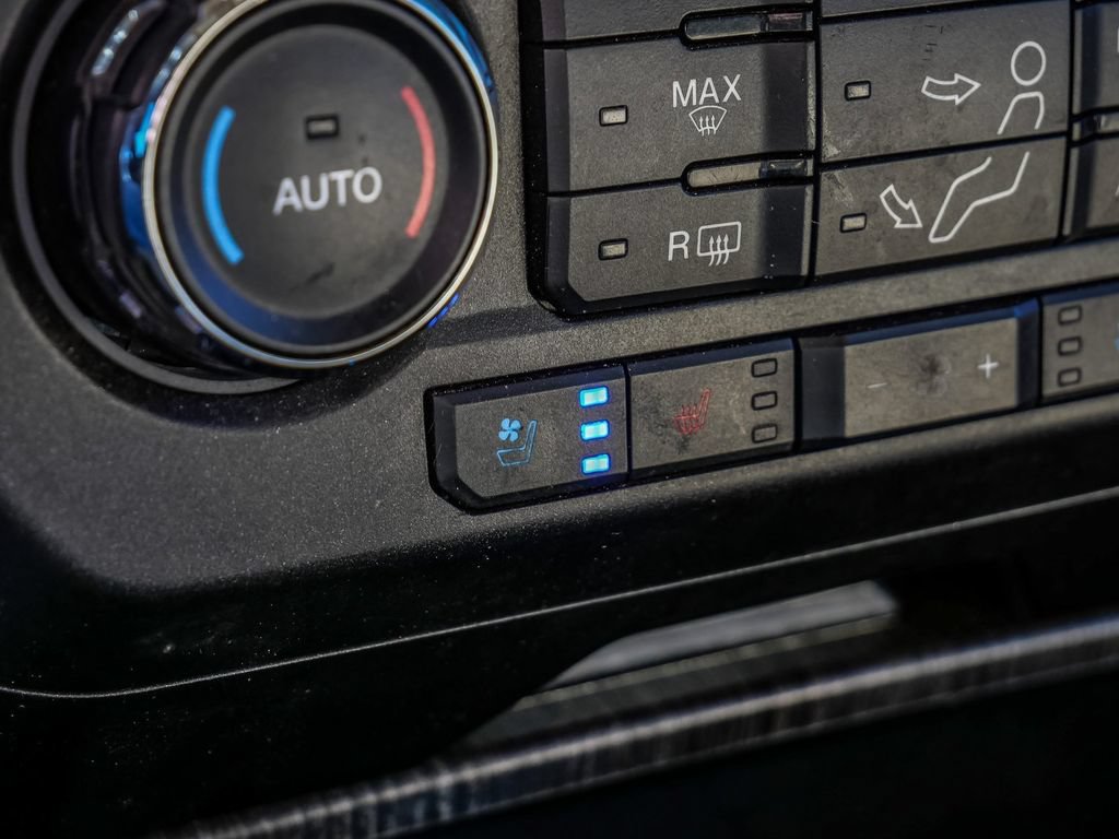 Used 2021 Ford F250 Lariat w/ Lariat Value Package AWD/4WD image 33