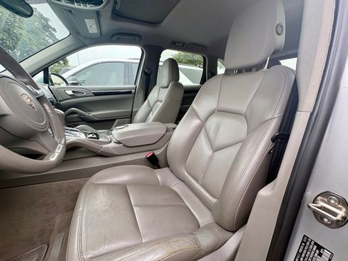 Used 2011 Porsche Cayenne AWD/4WD image 11
