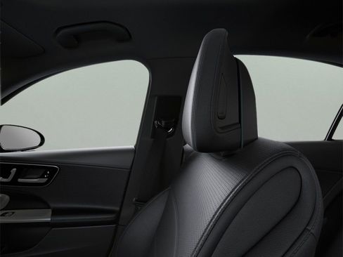 Used 2025 Mercedes-Benz C 300 Sedan image 45