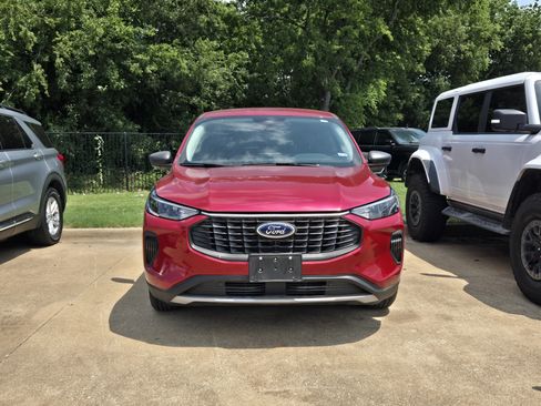 Used 2023 Ford Escape Active FWD image 2