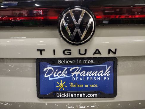 New 2025 Volkswagen Tiguan SE R-Line image 15