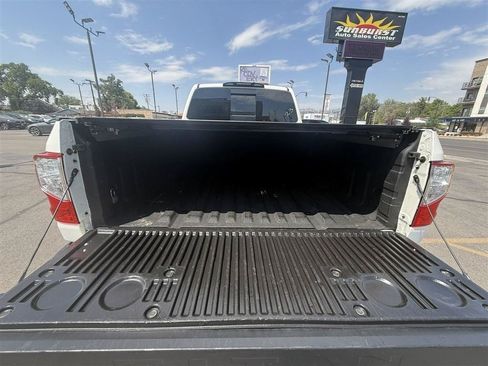 Used 2017 Nissan Titan PRO-4X AWD/4WD image 9