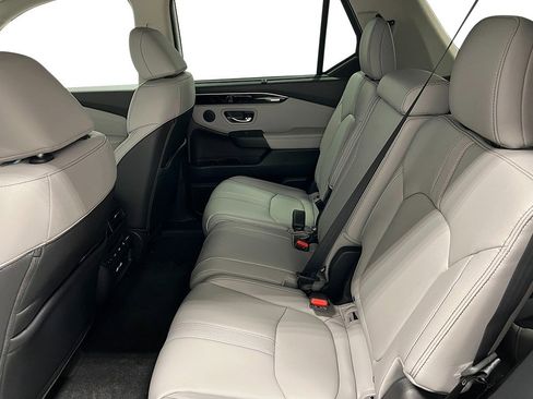 New 2025 Honda Pilot Touring image 28
