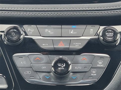 Certified 2023 Chrysler Pacifica Touring-L w/ S Appearance Package image 30