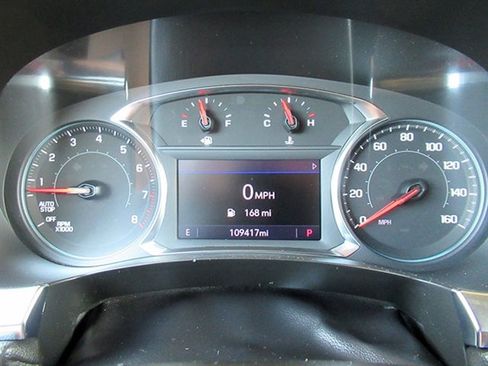 Used 2022 Chevrolet Traverse LT image 23