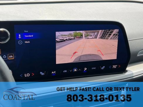 Used 2025 Chevrolet Traverse LT FWD image 47