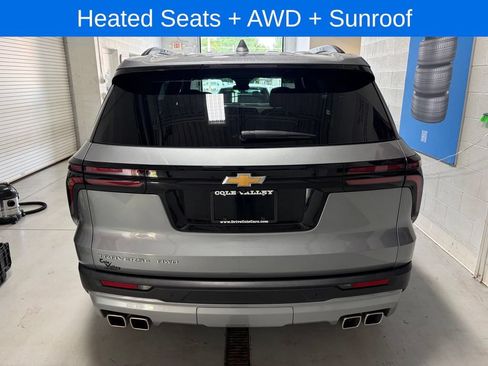Used 2025 Chevrolet Traverse LT w/ Sun and Wheel Package AWD/4WD image 6