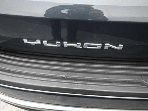 Used 2021 GMC Yukon Denali w/ Advanced Technology Package image 24