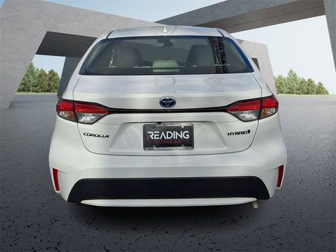 Used 2022 Toyota Corolla LE image 5