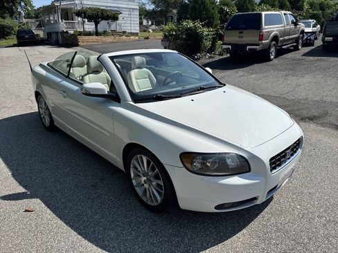 Used 2009 Volvo C70 T5 FWD image 17