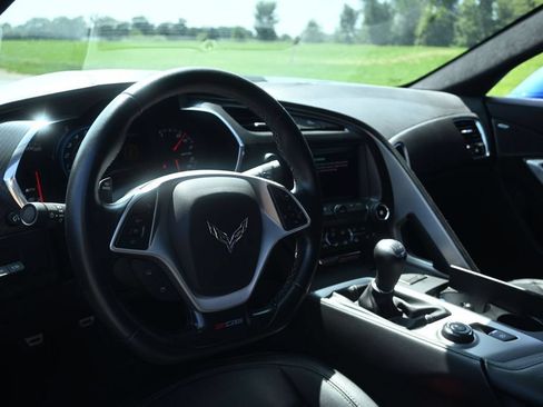 Used 2016 Chevrolet Corvette Z06 w/ 3LZ Preferred Equipment Group RWD image 21