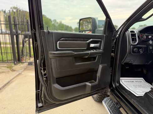 Used 2024 RAM 3500 Big Horn w/ Sport Appearance Package image 12