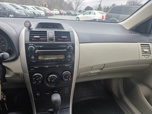 Used 2012 Toyota Corolla image 16