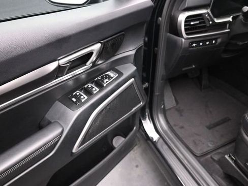 Used 2025 Kia Telluride S FWD image 14