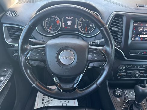 Used 2020 Jeep Cherokee Latitude Plus image 18