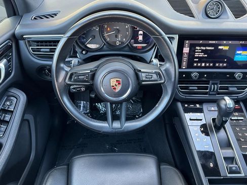 Used 2024 Porsche Macan image 28