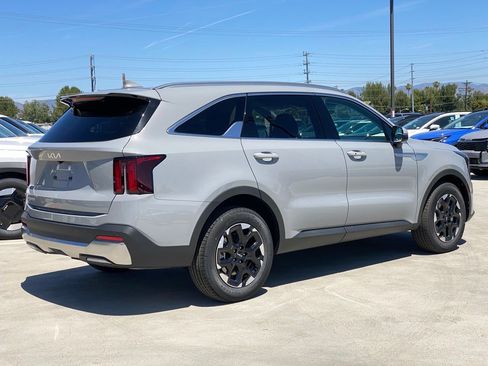 New 2026 Kia Sorento S FWD image 3