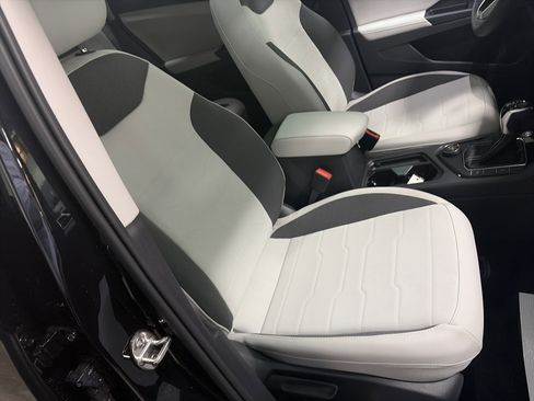 New 2026 Volkswagen Taos SE image 35