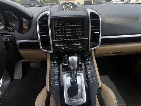 Used 2016 Porsche Cayenne AWD/4WD image 12