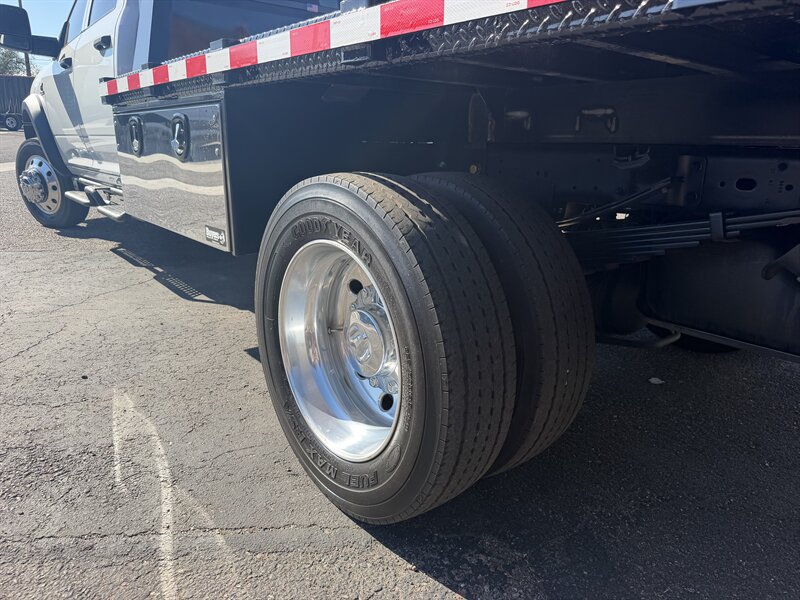Used 2024 RAM 5500 Tradesman w/ Chrome Appearance Group RWD image 9