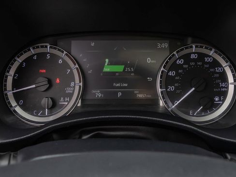 Used 2023 Toyota Highlander XLE image 32