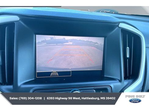 Used 2023 GMC Terrain SLE w/ Driver Convenience Package FWD image 16