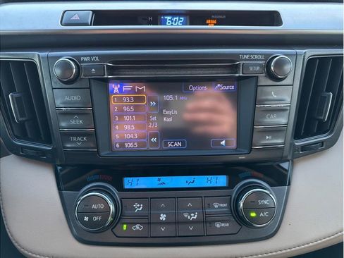 Used 2013 Toyota RAV4 XLE image 19