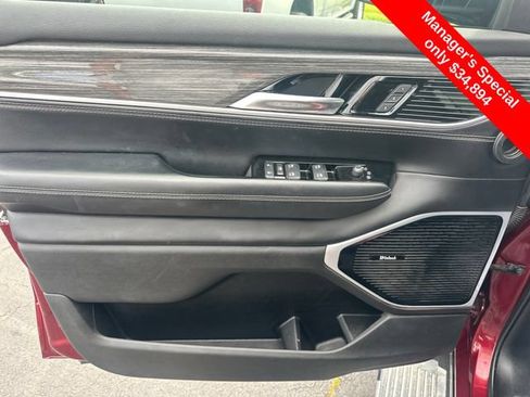 Used 2022 Jeep Wagoneer Series III w/ Premium Group I AWD/4WD image 13
