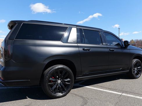 Used 2022 Cadillac Escalade ESV Sport Platinum AWD/4WD image 9