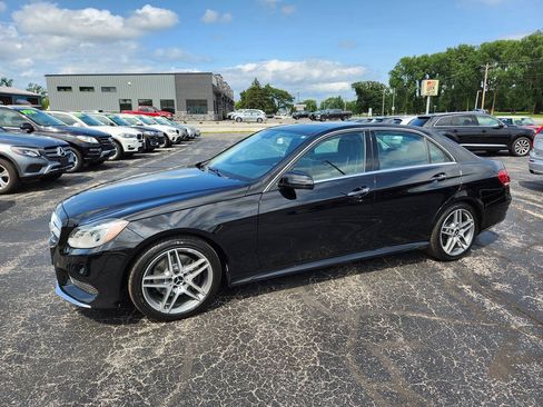 Used 2015 Mercedes-Benz E 400 4MATIC Sedan image 2