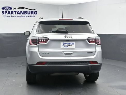 Used 2024 Jeep Compass Latitude AWD/4WD image 7