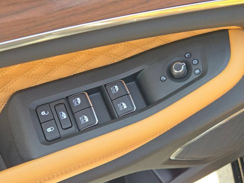 Certified 2025 Jeep Grand Cherokee Summit w/ Adv Protech Group IV AWD/4WD image 20