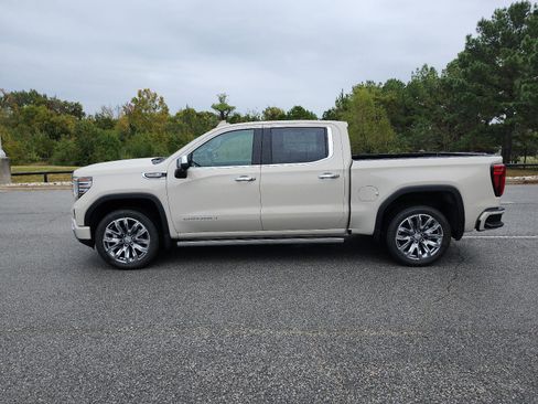 Used 2026 GMC Sierra 1500 Denali w/ Denali Reserve Package AWD/4WD image 2