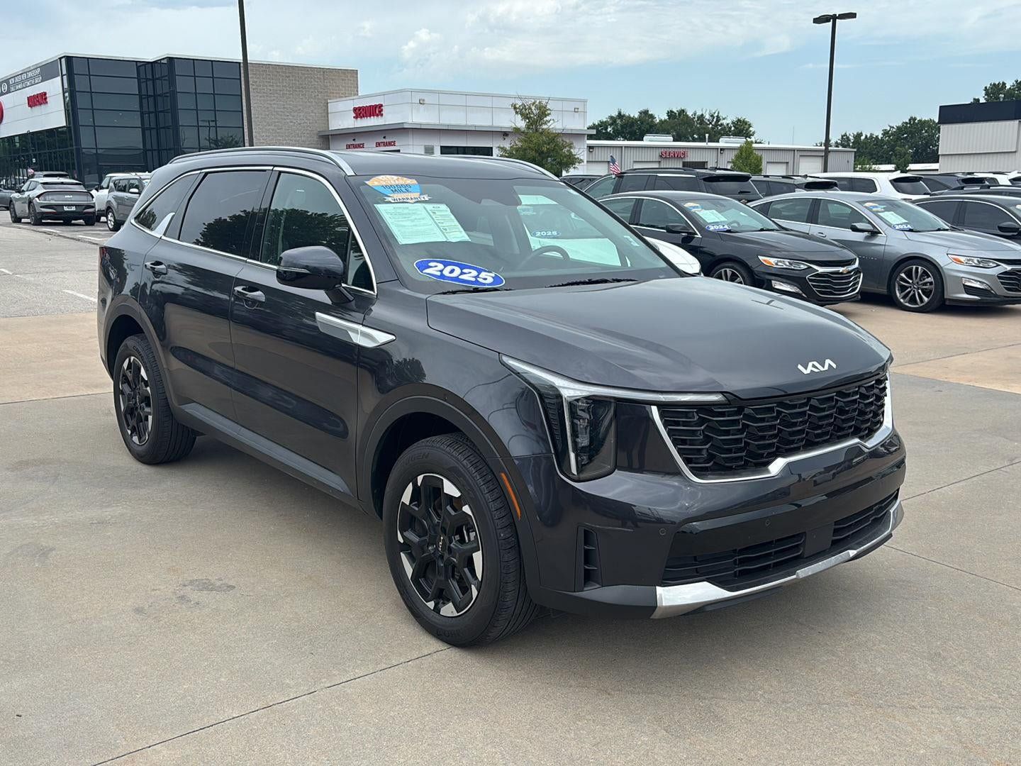 Used 2025 Kia Sorento S AWD/4WD image 1