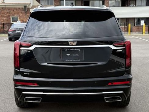Used 2022 Cadillac XT6 Premium Luxury w/ Technology Package AWD/4WD image 7