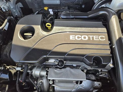 Used 2022 Chevrolet Equinox LS w/ LS Convenience Package FWD image 29