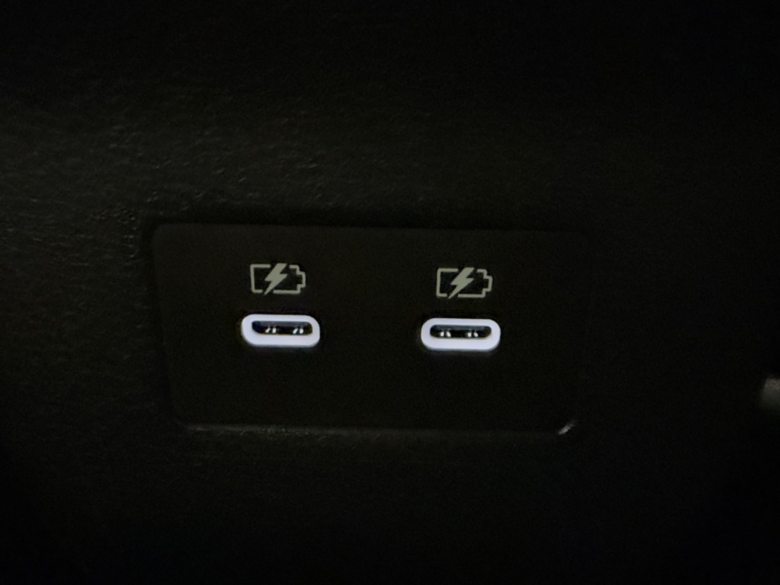 Used 2026 Nissan Kicks SR FWD image 30