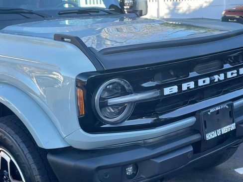 Used 2022 Ford Bronco Outer Banks image 8