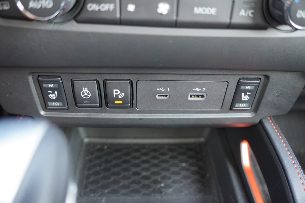 Used 2023 Nissan Frontier PRO-4X w/ Pro-4X Premium Package AWD/4WD image 7